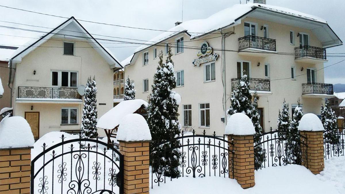 Edelweiss Hotel Polyana  Exterior photo