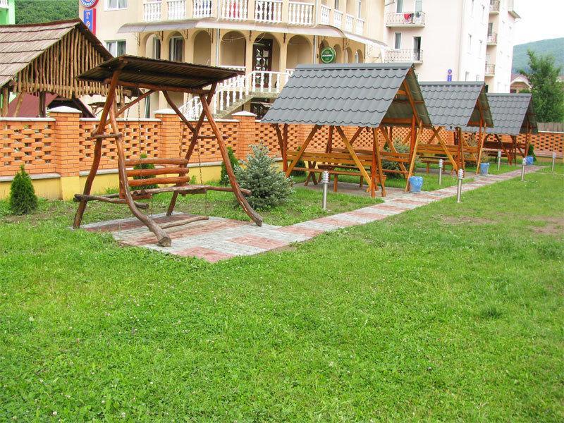 Edelweiss Hotel Polyana  Exterior photo